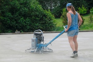  8 Handgeführte Betonglättmaschine Weber PG 90 mit 90 cm Rotordurchmesser und zwei RotordrehzahlenFoto: Weber MT 