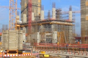  1 Die „Arge Rohbau RDK 8“ erstellt unter anderem das mehrgeschossige Maschinenhaus, in dem das zukünftige Herzstück des neuen Kraftwerksblocks untergebracht wird 