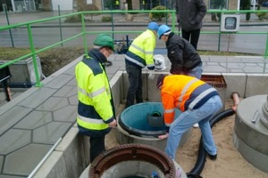  Im Praxisteil des Lehrgangs erhalten die Teilnehmer Anleitung bei Wartungs- und Kontrollarbeiten 