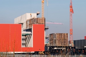  3 Statt einer extra Stahlgurtung mit zusätzlichen Anbauteilen, wie sie bei einer Trägerschalung notwendig wäre, lässt sich die Rahmenschalung NOEtop mit der integrierten Gurtung genauso einsetzen und kommt dabei mit nur 0,57 Spannstellen pro Quadratmeter aus 