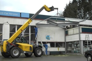  4 Eine Hubhöhe von 9,0 m erreicht der 4009 von Kramer. Die Nutzlast beträgt maximal 4000 kg. Durch den langen Radstand können Abstützungen entfallen. Flexibilität und Schnelligkeit werden dadurch deutlich gesteigertFoto: Kramer-Werke GmbH 