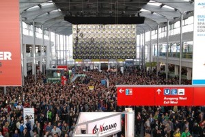  Tausende Besucher im Ansturm auf die Bauma 2016 