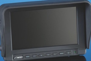  Der von Motec entwickelte Monitor MD3072A-Quad mit 17,8 cm Bilddiagonale kann bis zu vier Kameraeinstellungen gleichzeitig darstellen und liefert bei Sonneneinstrahlung kontrastreiche BilderFoto: Motec 