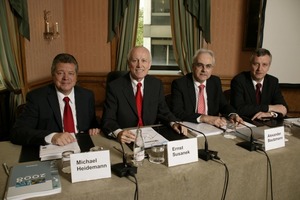  Die Geschäftsführer der Zeppelin GmbH anlässlich der Bilanzpressekonferenz: (v.l.n.r.) Michael Heidemann, Ernst Susanek (Vorsitzender), Alexander Bautzmann und Peter Gerstmann 