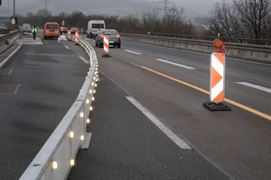  2 Auch Reflektoren, die geschützt in Vertiefungen an den Außenseiten angebracht sind, können durch touchierende Fahrzeuge nicht abgerissen werdenFotos: Heidelberger Beton /Fuchs 