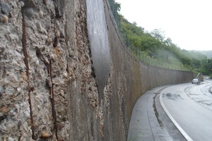  Die Stützmauer bei St. Goarshausen vor ... 