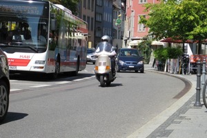  Heute: Hauptstraße in Überlingen – 2009 –  Immer noch die gleichen SIR-Sicherheitsrinnen in der Hauptstraße in Überlingen wie damals: BIRCO SIR-Sicherheitsrinnen NW 100 mit Steg-Gussabdeckungen, Klasse FFotos: Birco 