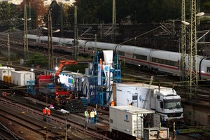  Am Hauptbahnhof Dresden wurde ein 340 m langer Mischwasserkanal DN 1000/1500 mittels Schlauchlining saniert 