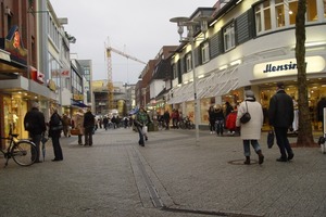  Grau in Grau: Die Fußgängerzone in der größten Stadt des Emslandes verlangte nach AufwertungFoto: r +b 