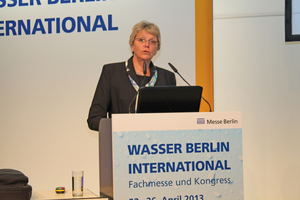  rbv-Präsidentin Gudrun Lohr-Kapfer moderierte das 8. Internationale Leitungsbausymposium (ILBS) 