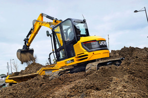  Der 90Z von JCB garantiert höchste Leistung bei niedrigem Spritverbrauch.  