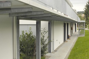  Wärmebrückenoptimierter Anschluss: Der „Schöck Isokorb Typ KS“ verbindet auskragende Stahlträger an die Betonfassade 
