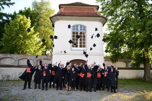  Der Studiengang „Unternehmensführung Bau“ an der Akademie der Hochschule Biberach vermittelt neben Basiswissen der Betriebswirtschaft auch strategische Fähigkeiten und Führungsqualitäten. 