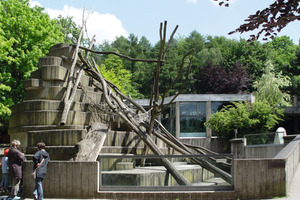  Die Ausgangssituation im Osnabrücker Zoo: Der Affenfelsen aus den 1970er Jahren – ein aus Beton gefertigtes Relikt des Geschmacks jener Jahre 