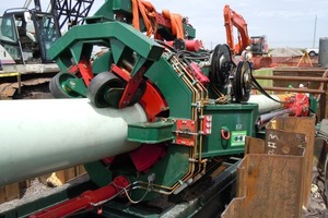  Der Herrenknecht Pipe Thruster drückt in Arcadia, USA, mit durchschnittlich 15 t Schubkraft die Direct Pipe Maschine und die Pipeline vorwärts 