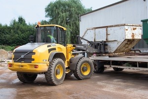  1 Der neue 9,4-t-Lader Volvo L50F bietet patentierte TP-Kinematik, Kraftstoff sparende Load-Sensing-Hydraulik und 100-prozentig sperrbare AchsdifferentialeFoto: Volvo CE 