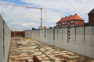  Für die Sanierung der Nesserlander Schleuse liefert Doka die Schalungstechnik. Insgesamt sind rund 5.200 m² Ortbeton präzise zu schalen. 