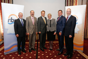  Neues und altes rbv-Präsidium beim gemeinsamen Gruppenfoto: Gunter Hüttner, Manfred Vogelbacher, Klaus Küsel, Gudrun Lohr-Kapfer, Fritz Eckard Lang und Dieter Hesselmann (v. l.)  