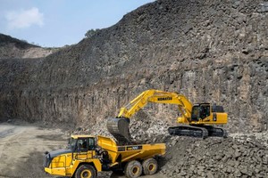  Komatsu Care ist auch beim PC490/LC-11 inbegriffen. 