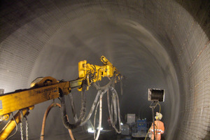  Einer der ersten Einsätze für Spritzbeton mit PP-Fasern als Brandschutzschicht erfolgte am Lainzer Tunnel in Wien 