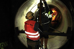  Die geringe Breite des Verbindungssiels erforderte millimetergenaues Arbeiten beim Einbau der Rohre. 