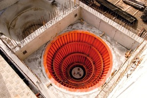  4 Eine Stahl-Sonderschalung, basierend auf der NOE Silo-Schalung, wurde in zwei transportgerechten Teilen auf die Baustelle geliefert. Einmal eingebaut, musste sie beim Ausschalen nicht mehr demontiert werden 